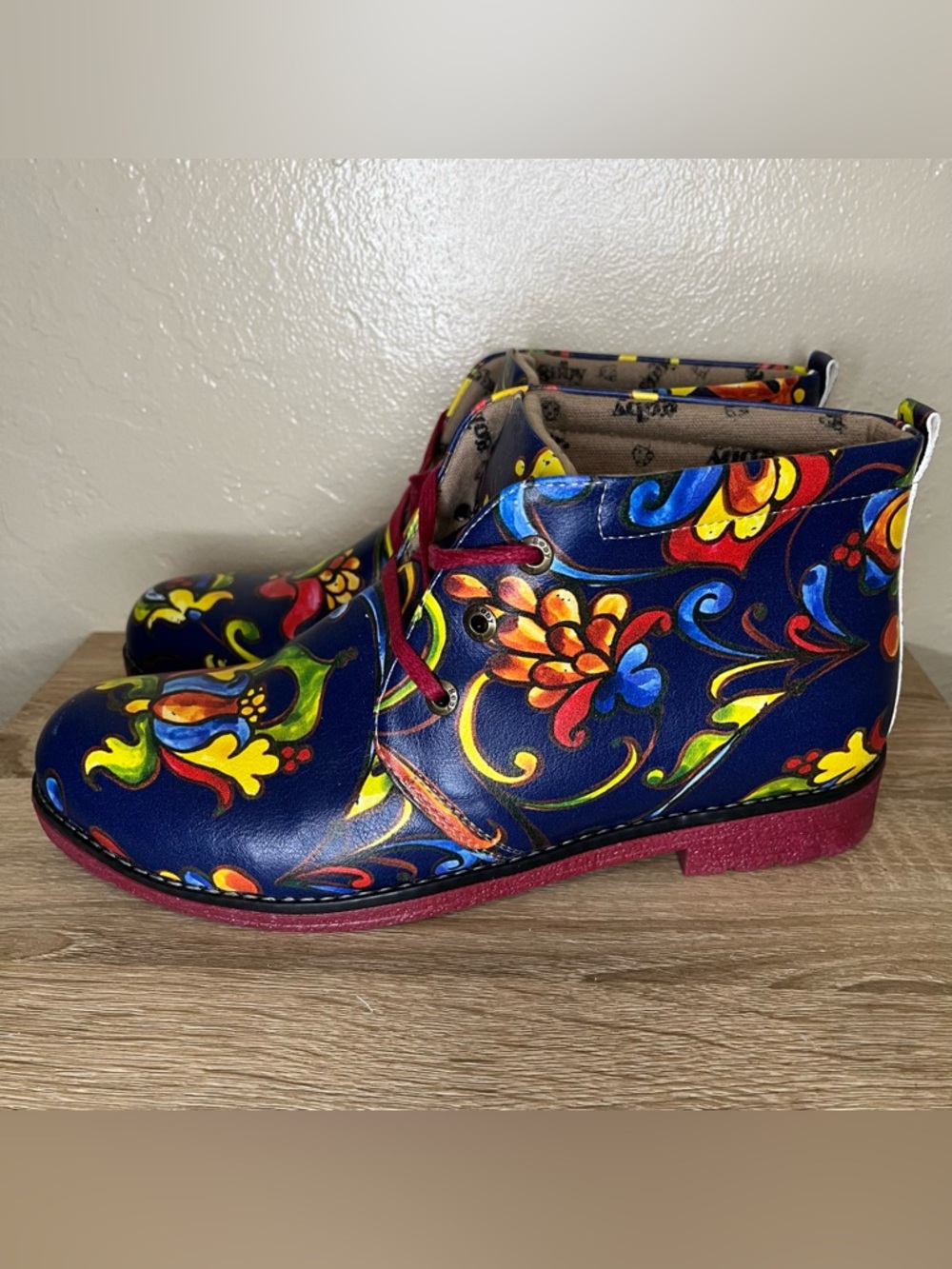 Goby Colorful Floral Print Lace-Up Chukka Boots - Size 41, women’s size 10.5-11